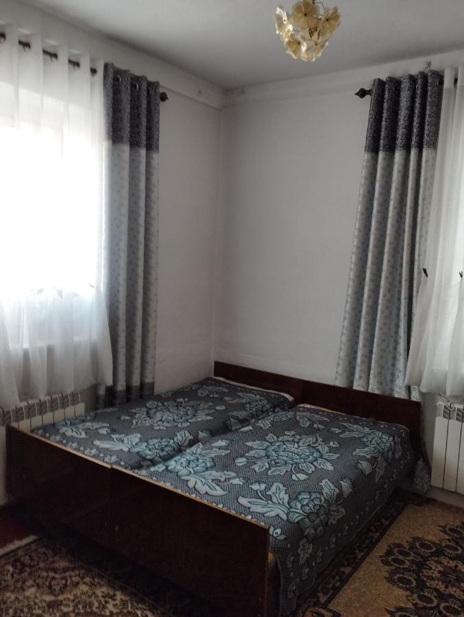 Guest House Sono Adress Derbisheva 202 Karakol Ngoại thất bức ảnh